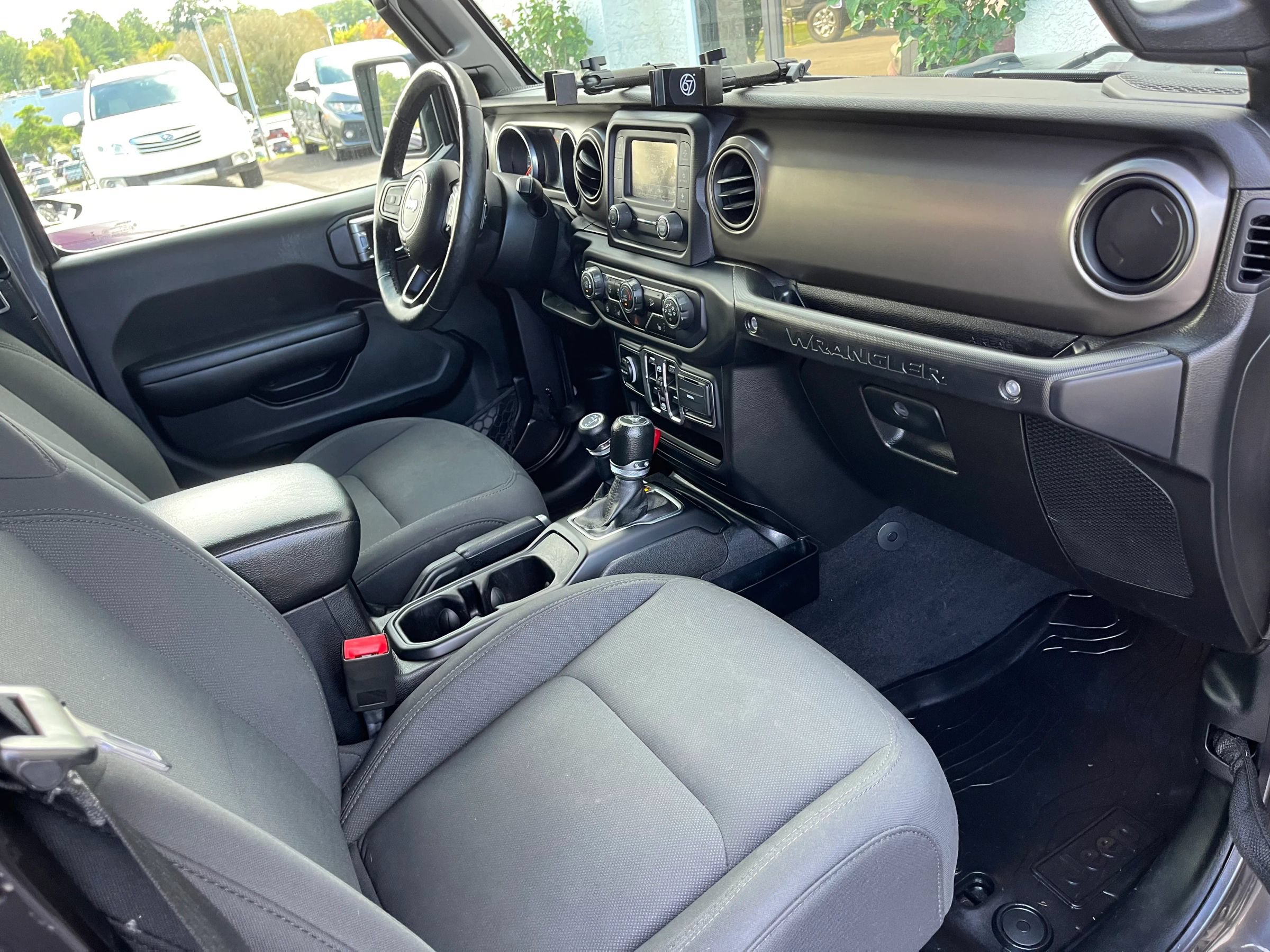 Used 2018 Jeep Wrangler Unlimited Sport S AWD/4WD image 11