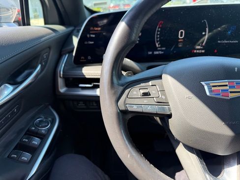 Used 2024 Cadillac XT4 Premium Luxury FWD image 6