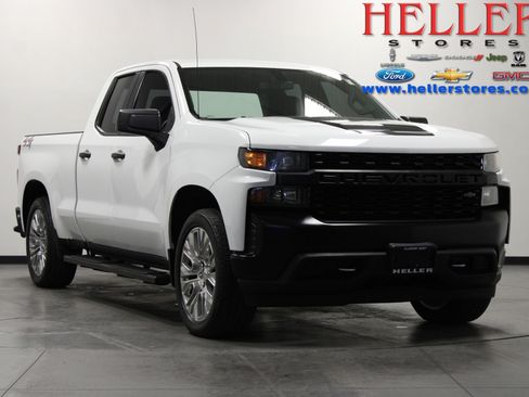 Used 2022 Chevrolet Silverado 1500 W/T AWD/4WD image 1