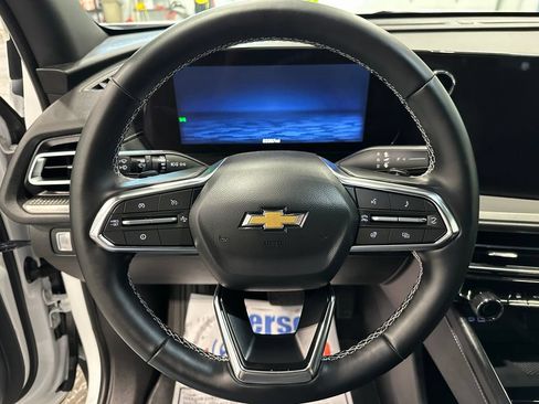 Used 2026 Chevrolet Traverse LT AWD/4WD image 16