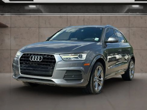Used 2017 Audi Q3 2.0T Premium Plus w/ Premium Plus Package FWD image 3