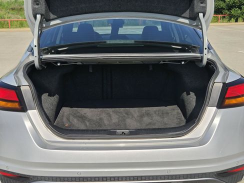 Used 2022 Nissan Altima 2.5 SR FWD image 9