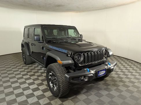 Certified 2025 Jeep Wrangler Unlimited Rubicon 4xe w/ Convenience Group AWD/4WD image 6