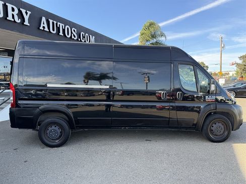 Used 2021 RAM ProMaster 2500 w/ Convenience Group FWD image 8