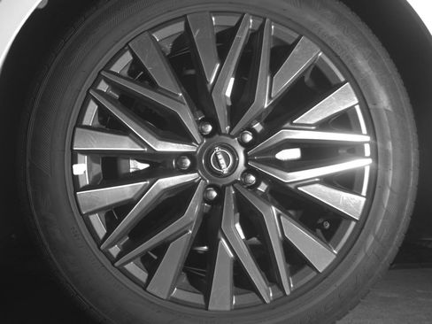 Used 2025 Nissan Altima 2.5 SV image 12