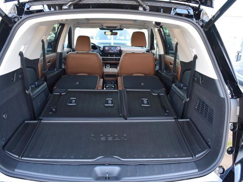 New 2026 Nissan Pathfinder Platinum FWD image 64