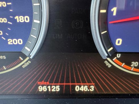 Used 2012 BMW ALPINA B7 xDrive LWB w/ Luxury Rear Seating Pkg image 25