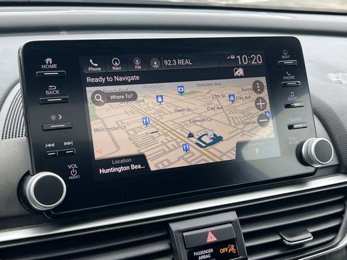 Used 2018 Honda Accord Touring image 13