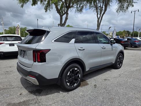 Used 2025 Kia Sorento S w/ Panoramic Sunroof Package FWD image 3