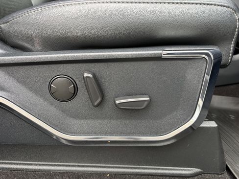 Used 2023 Ford F150 Lariat w/ FX4 Off-Road Package image 39