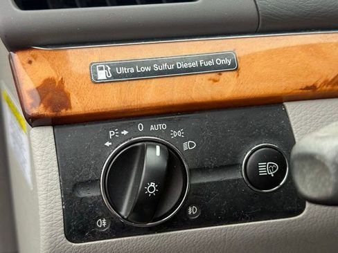 Used 2007 Mercedes-Benz E 320 BlueTEC Sedan image 19