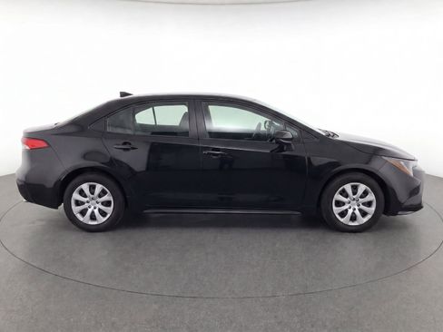 Used 2025 Toyota Corolla LE FWD image 7