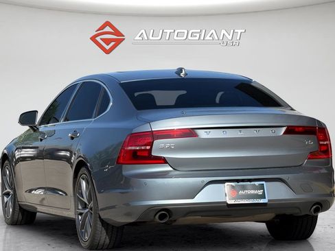 Used 2018 Volvo S90 T5 Momentum w/ Convenience Package FWD image 9