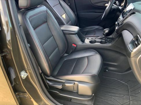 Used 2023 Chevrolet Equinox RS w/ RS Leather Package image 9