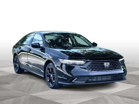 Used 2025 Honda Accord SE image 2