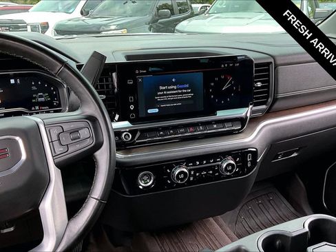 Used 2023 GMC Sierra 1500 SLT AWD/4WD image 9