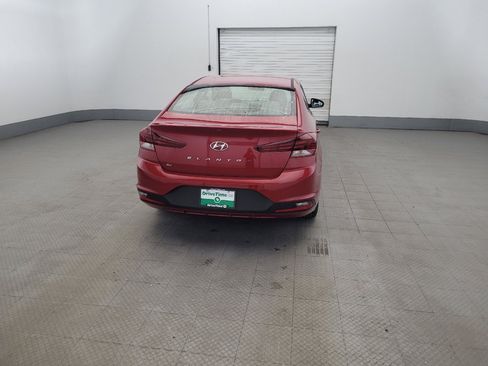 Used 2019 Hyundai Elantra SE FWD image 7