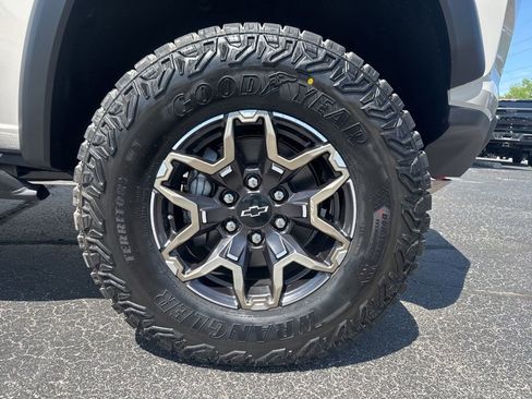 New 2026 Chevrolet Colorado ZR2 AWD/4WD image 9