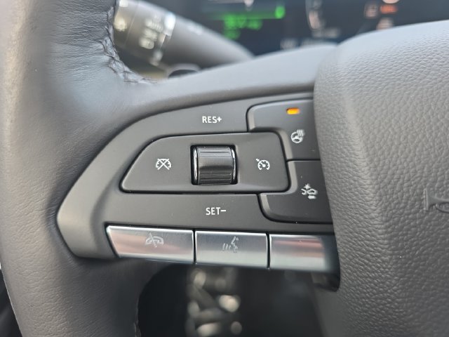 Certified 2024 Cadillac XT4 Luxury w/ Cold Weather Package AWD/4WD image 17
