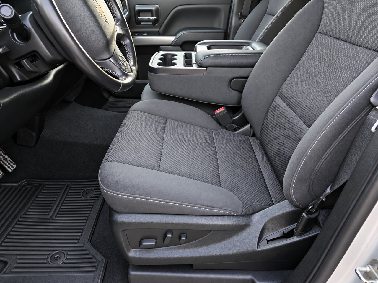 Certified 2018 Chevrolet Silverado 1500 LT w/ All Star Edition AWD/4WD image 16