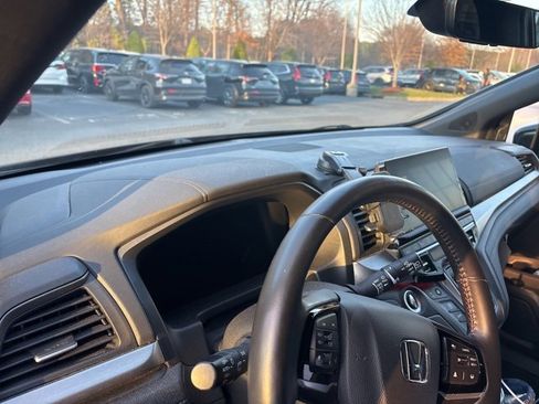 Certified 2025 Honda Odyssey Sport-L image 19