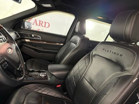 Used 2018 Ford Explorer Platinum AWD/4WD image 11
