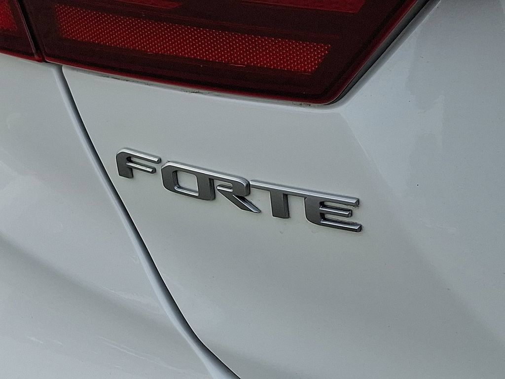Certified 2022 Kia Forte GT-Line FWD image 30