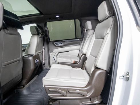 Used 2021 GMC Yukon XL SLT w/ SLT Premium Package RWD image 10