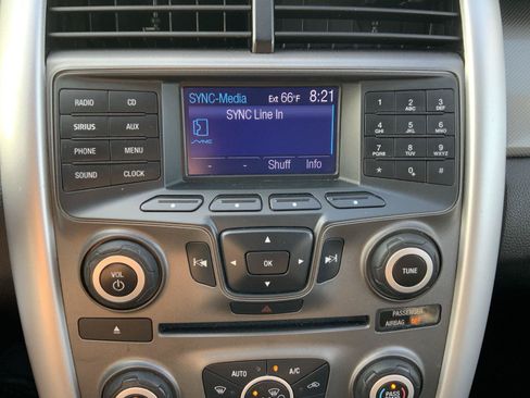 Used 2013 Ford Edge SEL FWD image 32