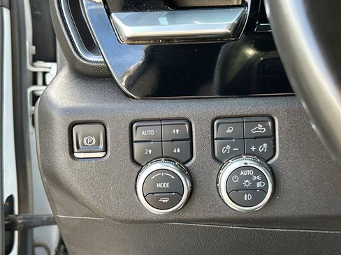 Used 2024 GMC Sierra 2500 SLT AWD/4WD image 29
