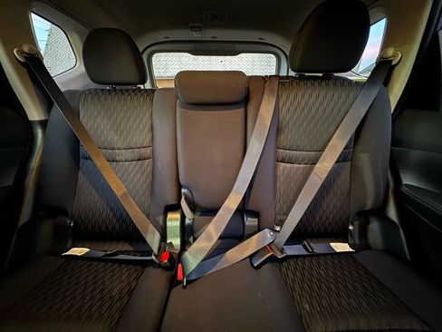 Used 2017 Nissan Rogue S image 27