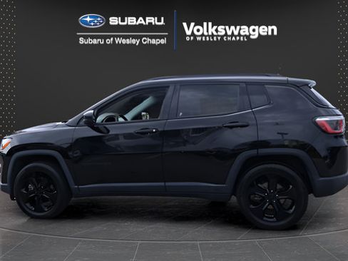 Used 2018 Jeep Compass Latitude w/ Popular Equipment Group FWD image 5