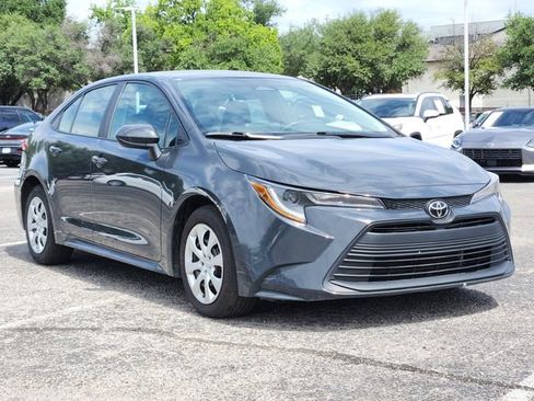 Used 2024 Toyota Corolla LE FWD image 2