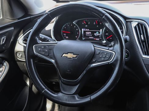 Used 2018 Chevrolet Malibu LT FWD image 15