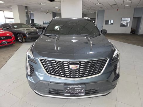Used 2019 Cadillac XT4 Premium Luxury w/ Cold Weather Package image 2