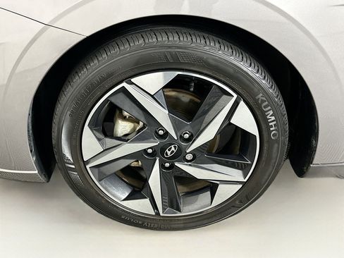 Used 2023 Hyundai Elantra SEL w/ Convenience Package FWD image 11