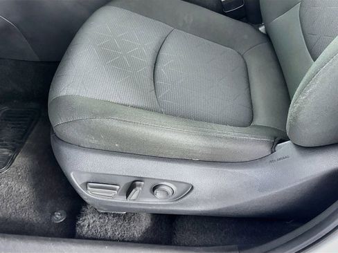 Used 2025 Toyota RAV4 XLE AWD/4WD image 24