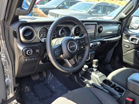 Certified 2023 Jeep Wrangler Unlimited w/ 8.4" Radio Group AWD/4WD image 10
