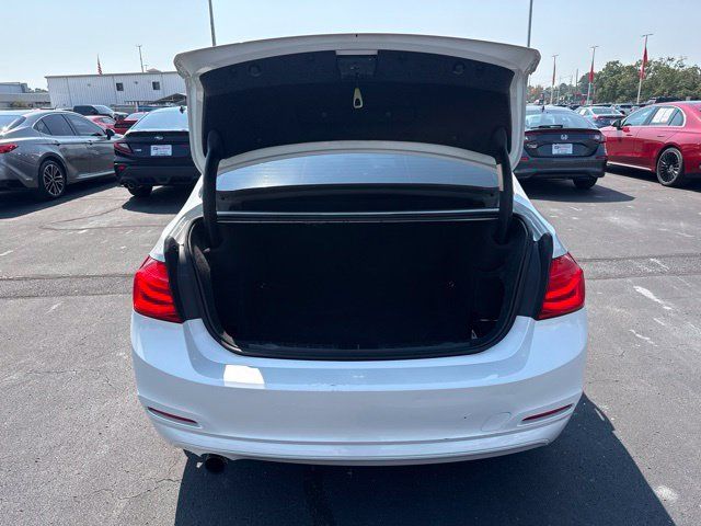 Used 2017 BMW 320i xDrive Sedan AWD/4WD image 18