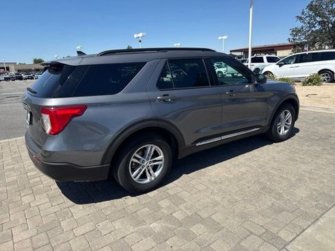 Used 2023 Ford Explorer XLT w/ Equipment Group 202A RWD image 2