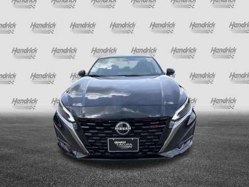 Used 2024 Nissan Altima 2.0 SR FWD image 3