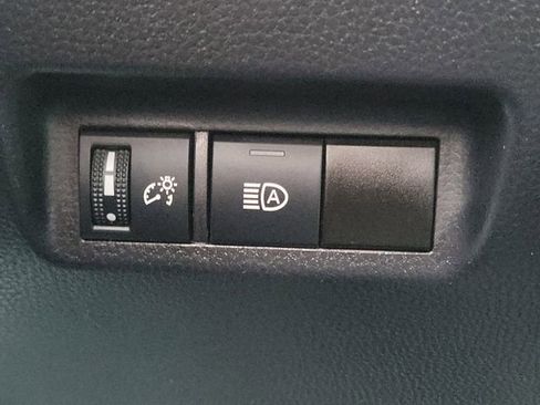Used 2025 Toyota RAV4 XLE FWD image 20