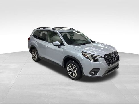 Certified 2023 Subaru Forester Premium image 11