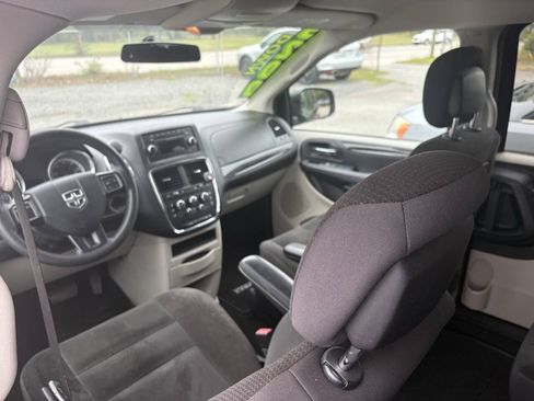 Used 2017 Dodge Grand Caravan SE w/ Power Window Group FWD image 7