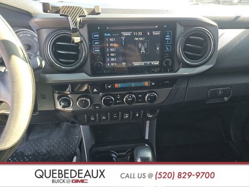 Used 2017 Toyota Tacoma TRD Sport image 17