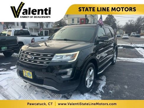 Used 2016 Ford Explorer XLT image 1