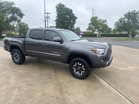 Used 2020 Toyota Tacoma TRD Off-Road AWD/4WD image 13