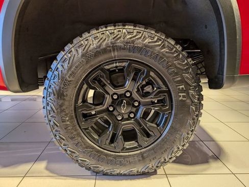 New 2026 Chevrolet Silverado 1500 ZR2 AWD/4WD image 25