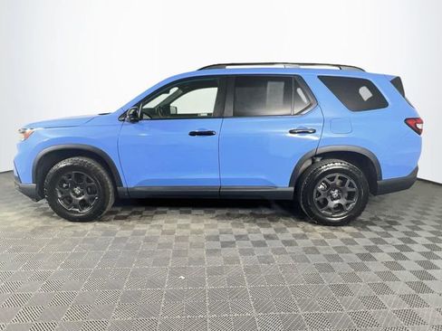 Certified 2023 Honda Pilot TrailSport image 2