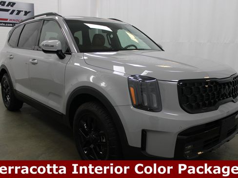 Used 2025 Kia Telluride SX Prestige X-Pro image 3